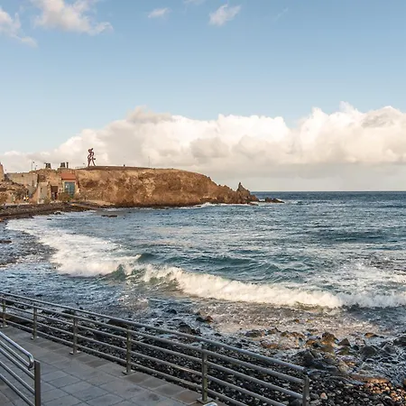 Home2book Seafront Haven With Views, Lejlighed