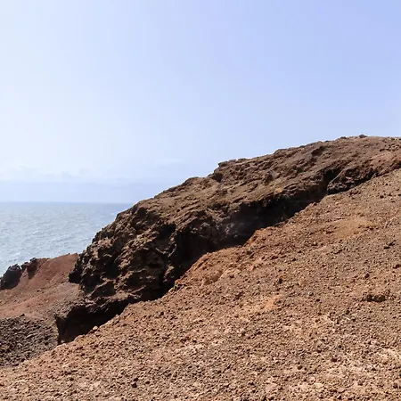 公寓 Home2book Seafront Haven With Views, *