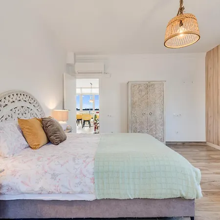 Home2book Seafront Haven With Views, * 阿里纳加